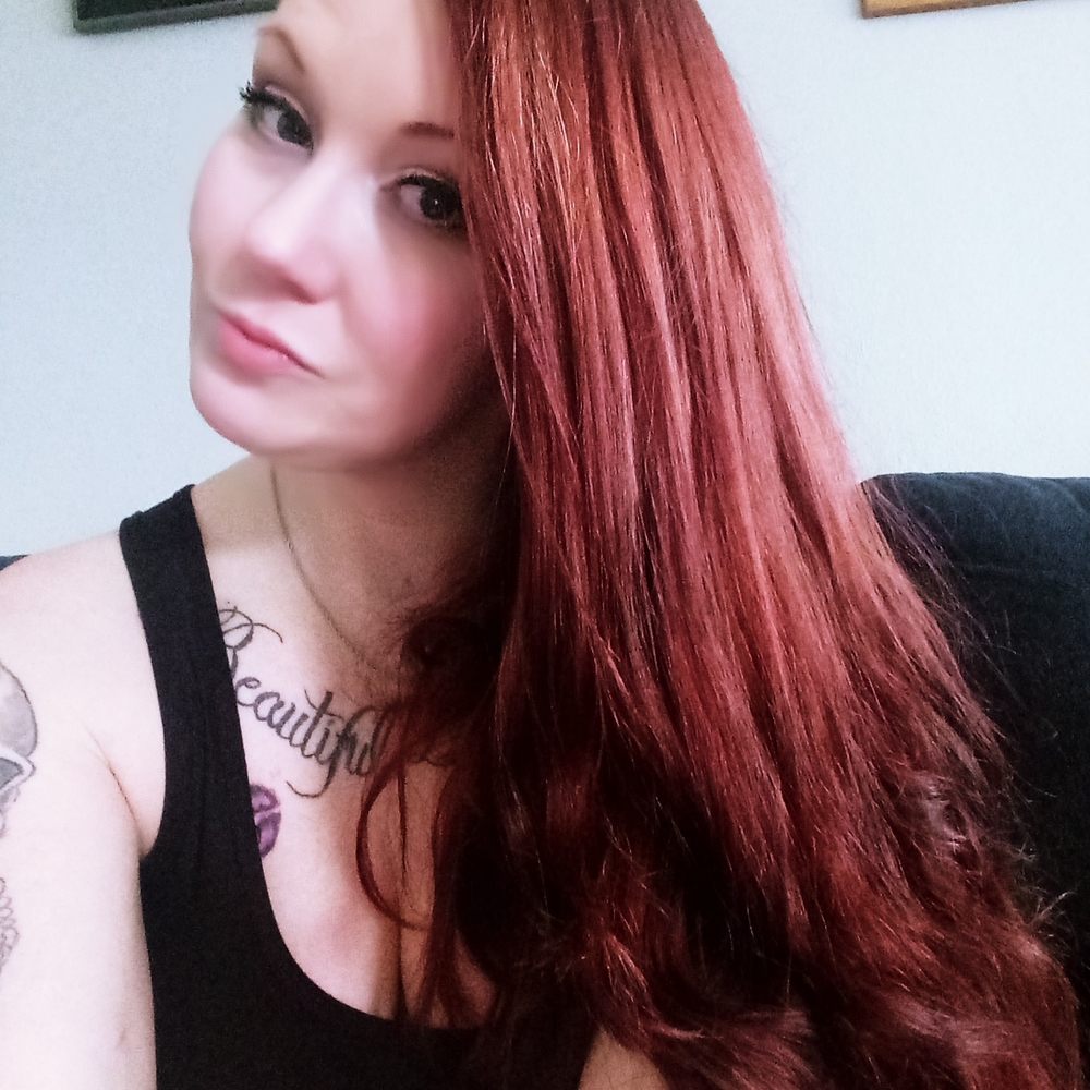 Meet your Posher, Rissa red